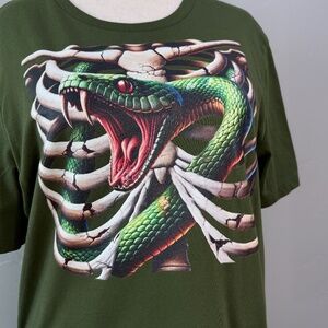 NWT Unisex 3D Snake & Ribcage Design, Bella + Canvas XL Graphic T-Shirt – Green